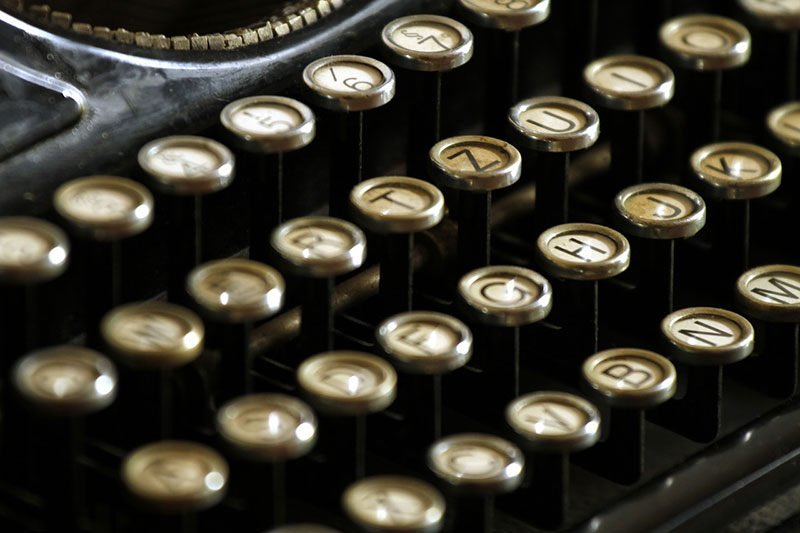 typewriter-472850_1280